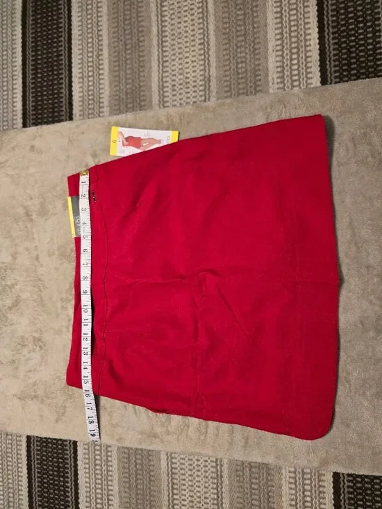 NWT SC&CO Skort red - Picture 4 of 5